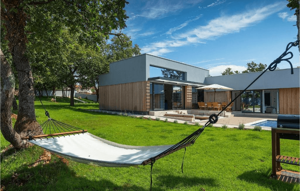 Villa grounds — Istria